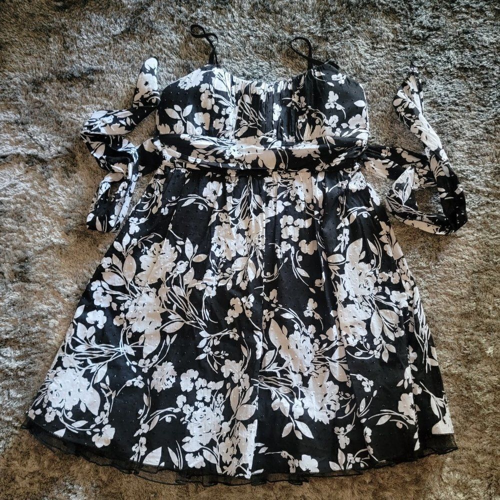 Juniors Maurices Dress White Black Spaghetti Strap with Tie size 11